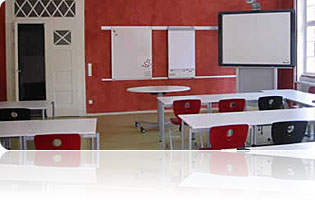 Ein Klassenraum der Thersia-Scherer-Schule