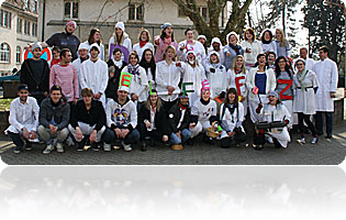 Am schmutzigen Dunschdig hatten die Schülerinnen und Schüler des Unterkurses das St.Josefshaus fest in närrischer Hand.